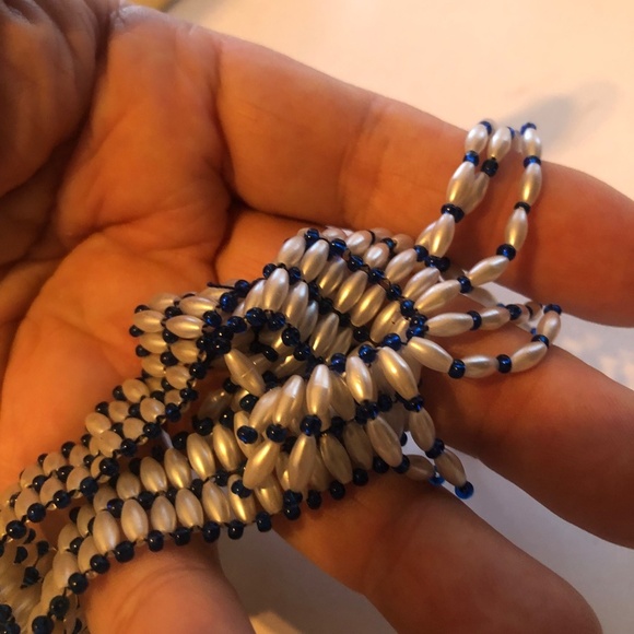 Vintage blue seed bead choker necklace. Beaded blue and white choker- like new - Picture 6 of 7